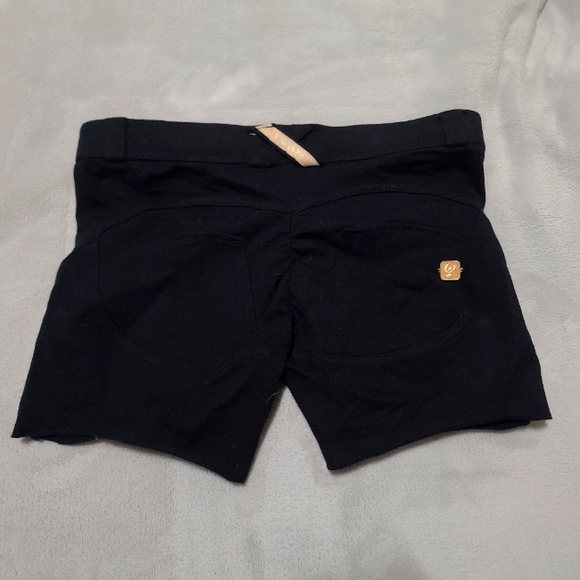 FREDDY Shorts - Picture 1 of 2